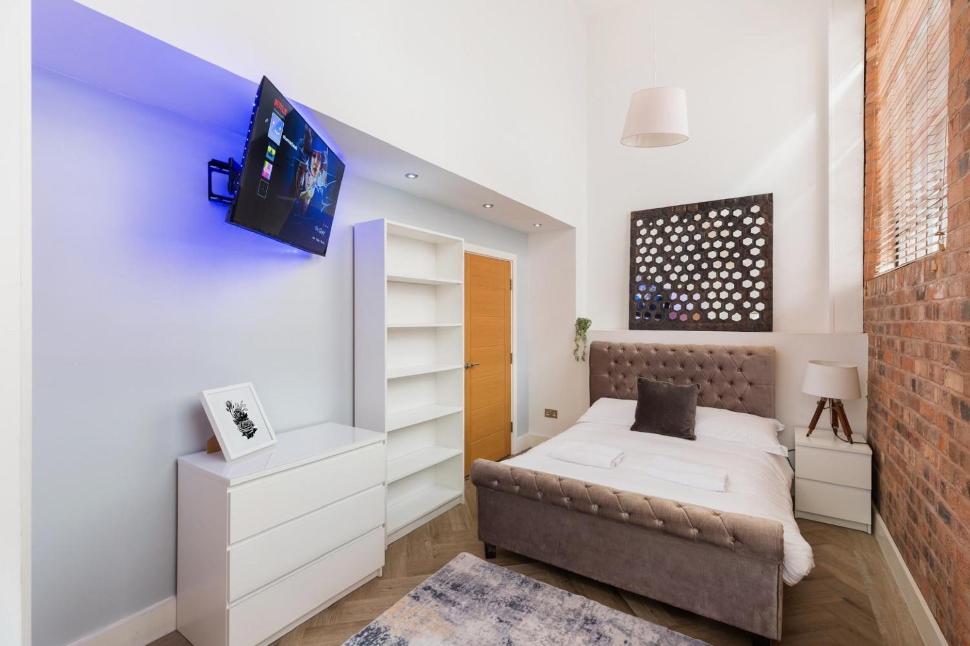 High End Luxury Townhouse In Jq, 4 Bedrooms, Flat Screen Tv In All Rooms, Free Parking, Near Birmingham City Centre Deposit Required المظهر الخارجي الصورة