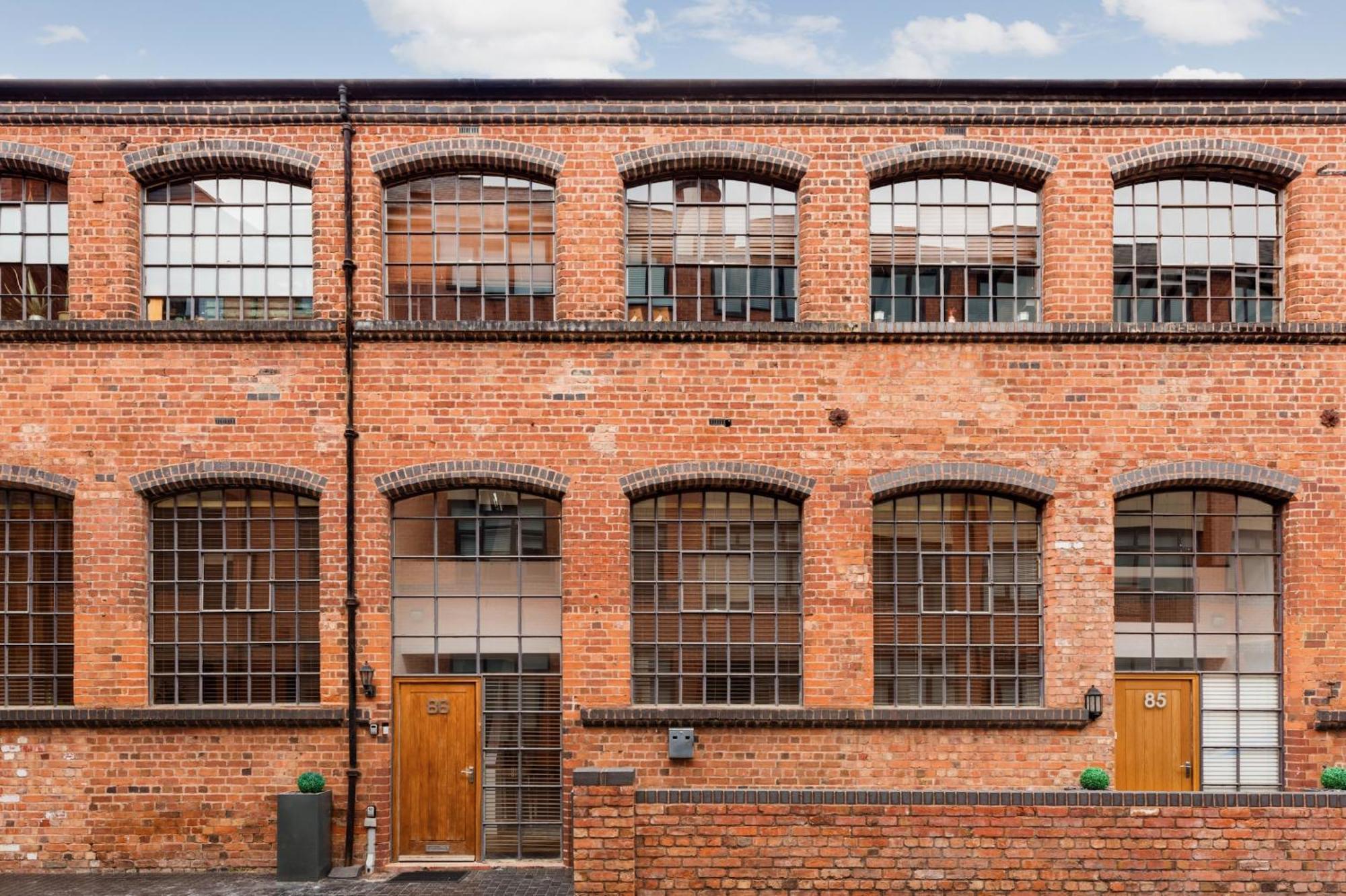 High End Luxury Townhouse In Jq, 4 Bedrooms, Flat Screen Tv In All Rooms, Free Parking, Near Birmingham City Centre Deposit Required المظهر الخارجي الصورة