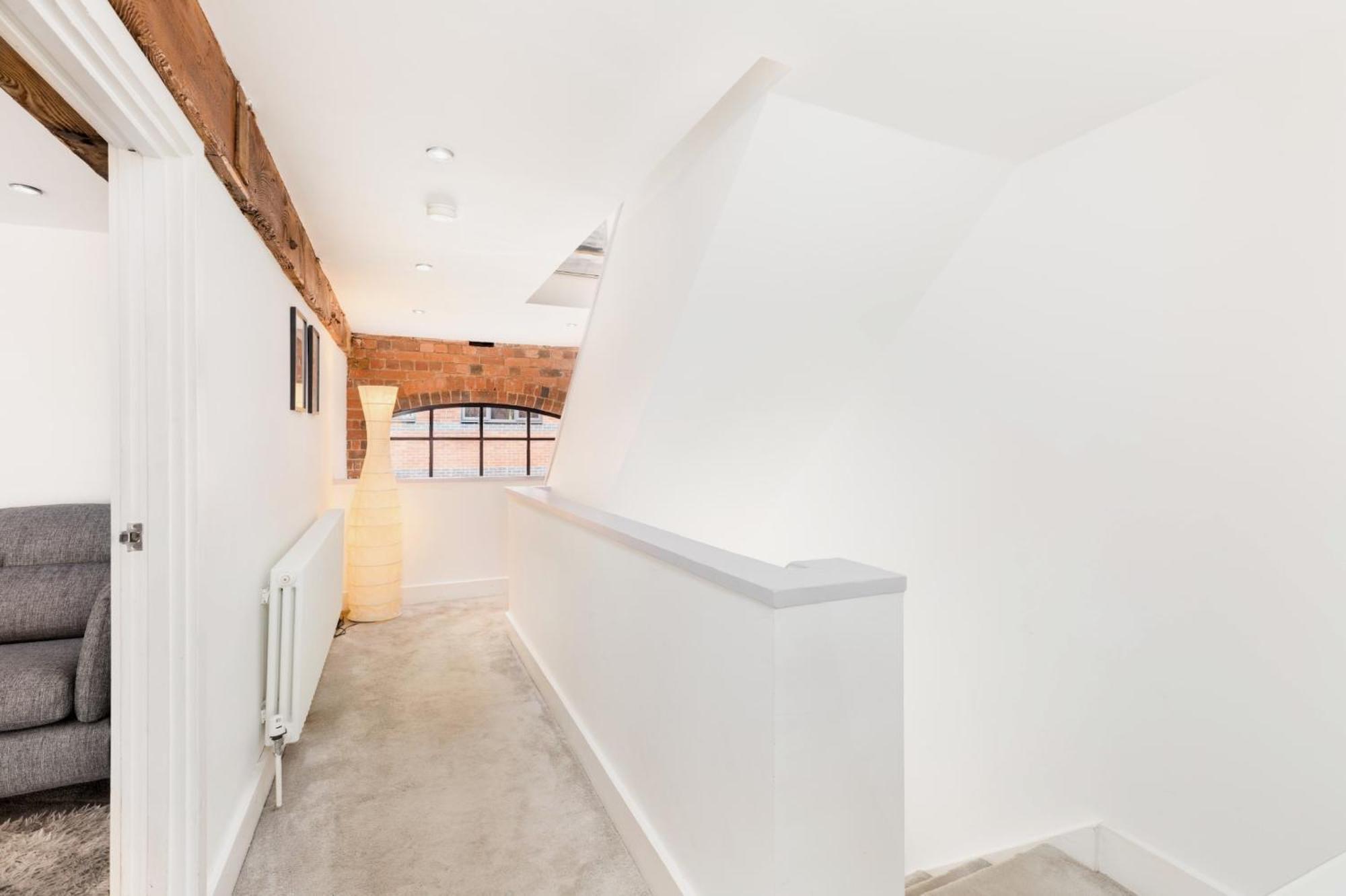 High End Luxury Townhouse In Jq, 4 Bedrooms, Flat Screen Tv In All Rooms, Free Parking, Near Birmingham City Centre Deposit Required المظهر الخارجي الصورة